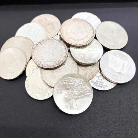 海外銀貨、しっかり買取ります🏅