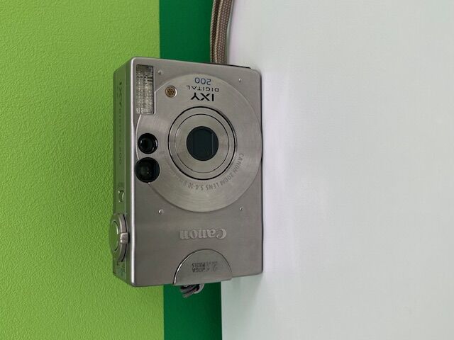 Canon Ixy DIGITAL200