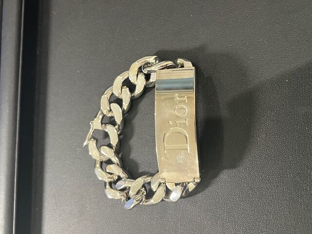 ディオールのチェーンブレスレット
